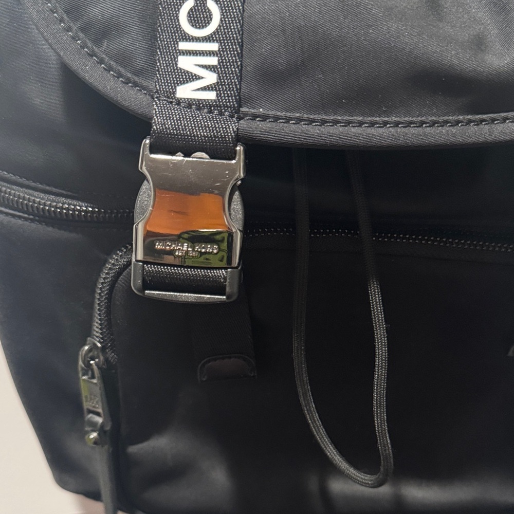 Michael Kors backpack - Picture 3 of 5